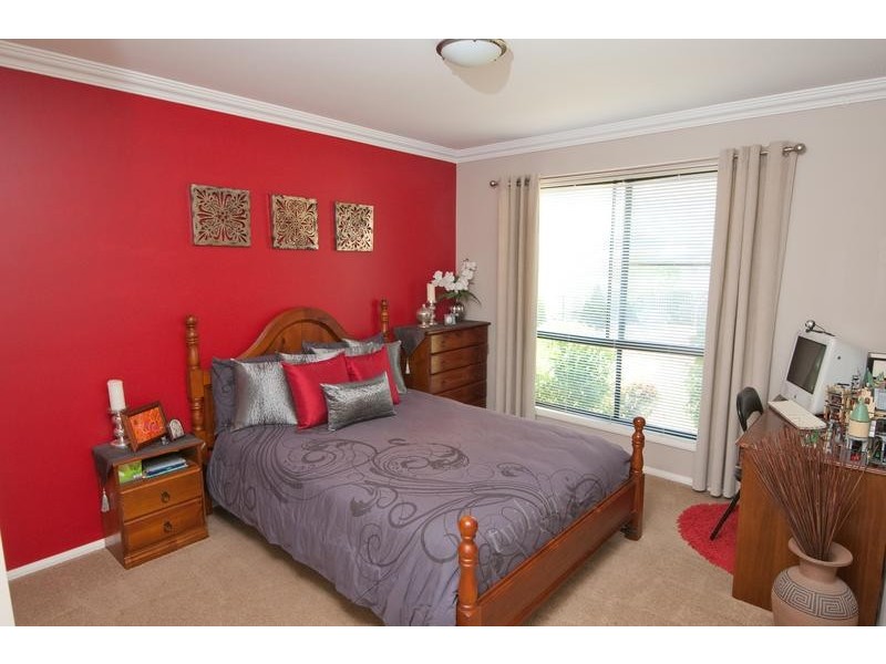 18 Tennyson Court, Westbrook QLD 4350