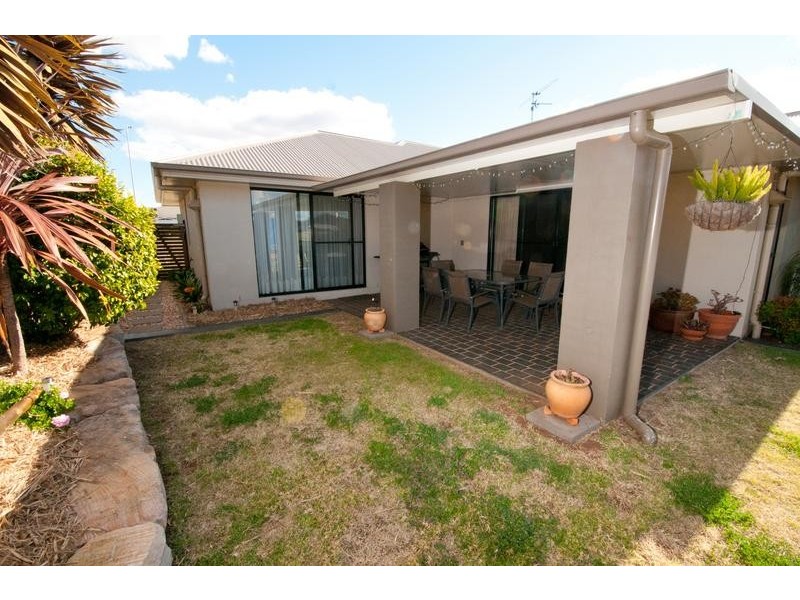18 Tennyson Court, Westbrook QLD 4350