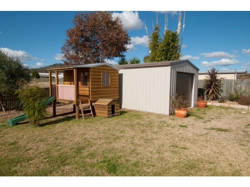 18 Tennyson Court, Westbrook QLD 4350