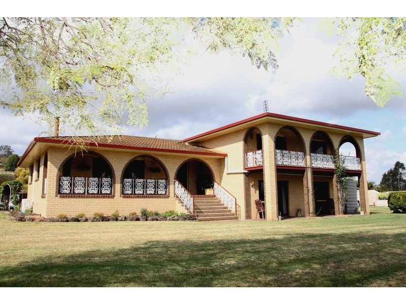 9 Bradley Crescent, Hodgson Vale QLD 4352