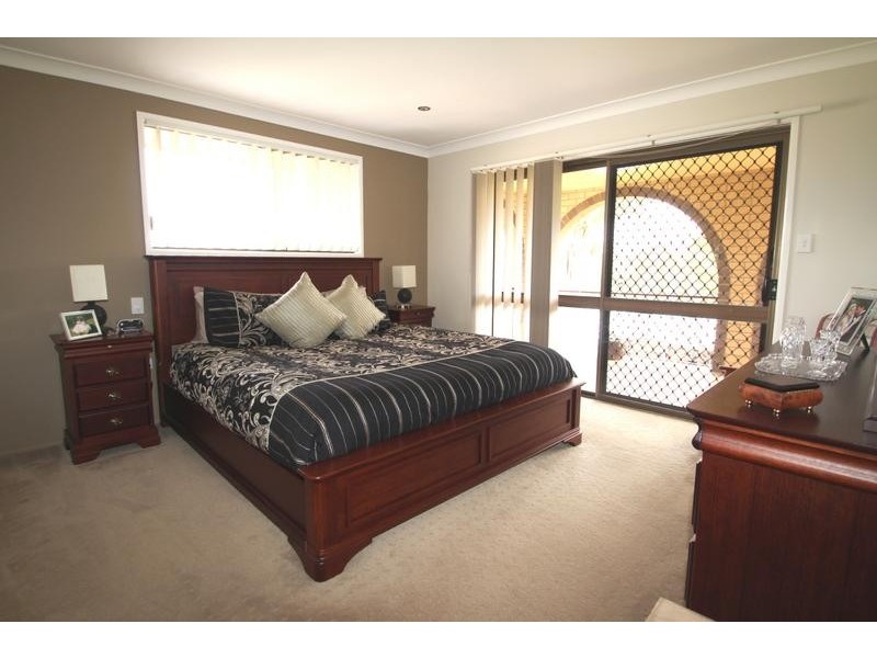 9 Bradley Crescent, Hodgson Vale QLD 4352