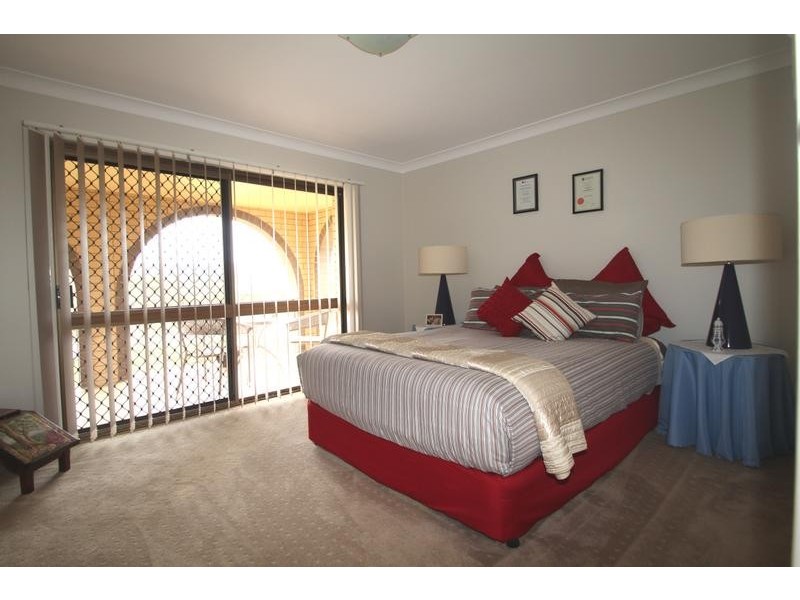 9 Bradley Crescent, Hodgson Vale QLD 4352