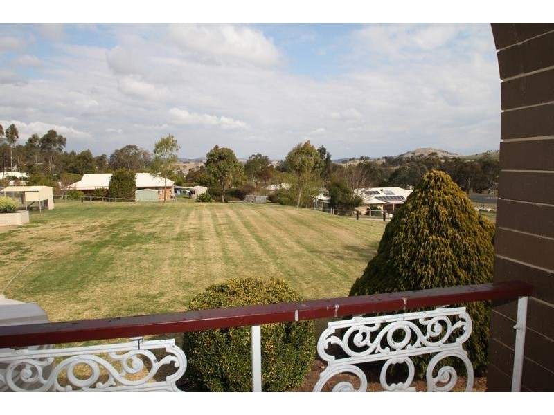 9 Bradley Crescent, Hodgson Vale QLD 4352