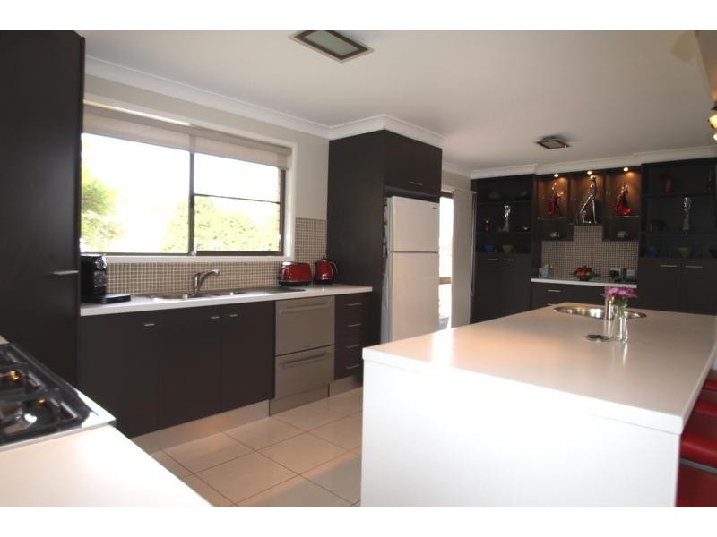 9 Bradley Crescent, Hodgson Vale QLD 4352