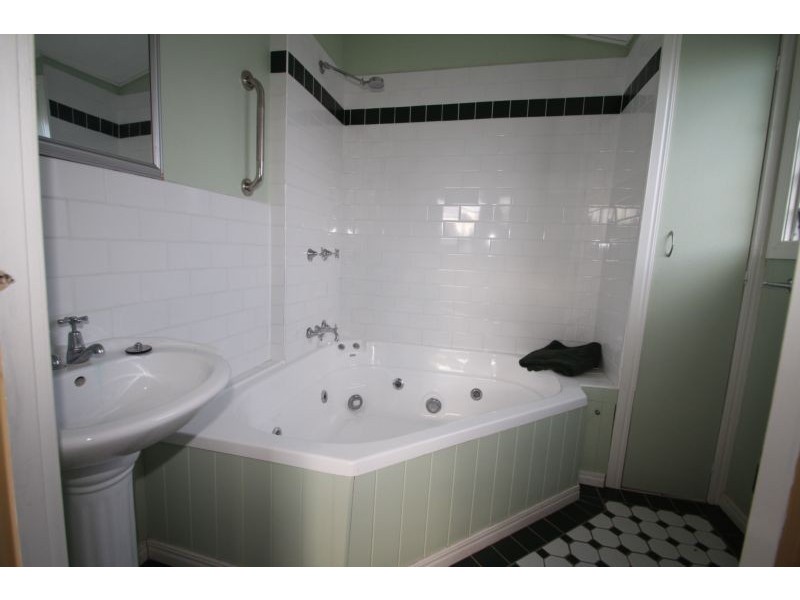 26 Desmond Lane, Oakey QLD 4401