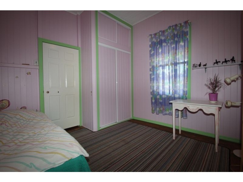 26 Desmond Lane, Oakey QLD 4401