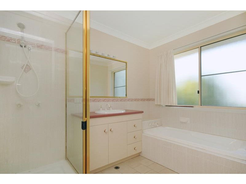 2/19 Sidney Street, North Toowoomba QLD 4350