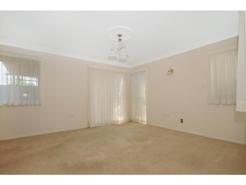 2/19 Sidney Street, North Toowoomba QLD 4350