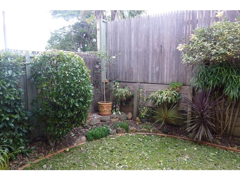 2/19 Sidney Street, North Toowoomba QLD 4350