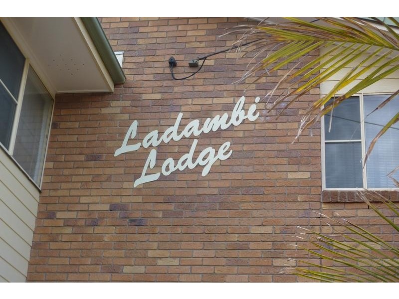 2/19 Sidney Street, North Toowoomba QLD 4350