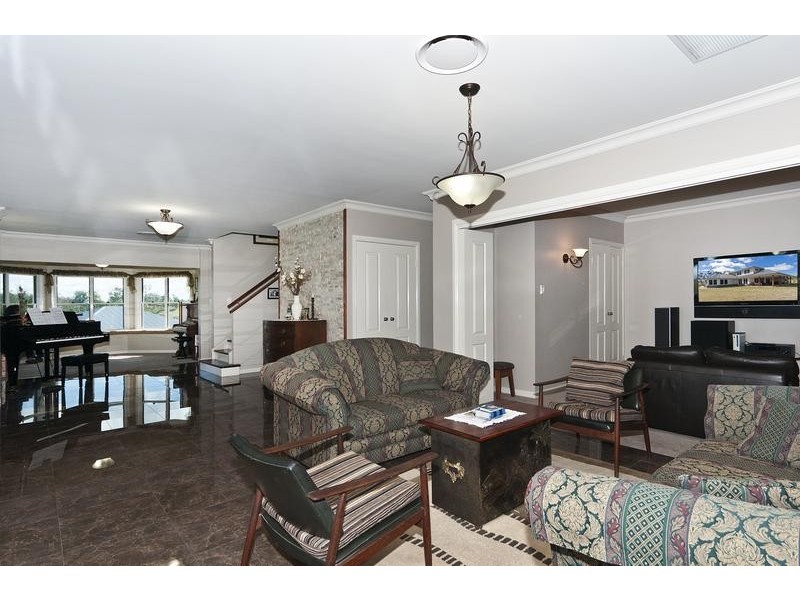 25 Quinlan Road, Blue Mountain Heights QLD 4350