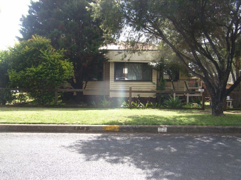 27 Charles Street, Newtown QLD 4350