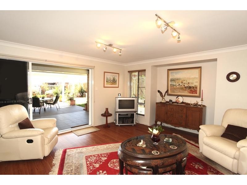 8 Quail Crescent, Highfields QLD 4352