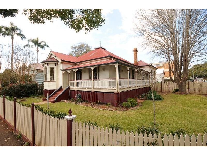37 Godsall Street, East Toowoomba QLD 4350