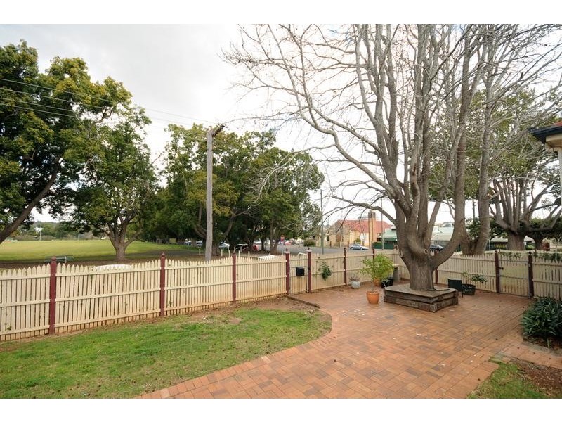 37 Godsall Street, East Toowoomba QLD 4350