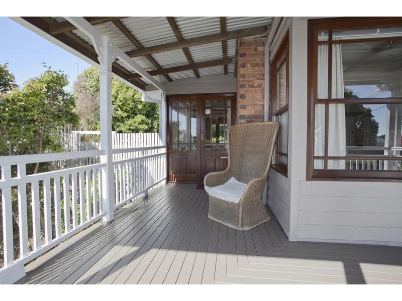 112 Stuart Street, Mount Lofty QLD 4350