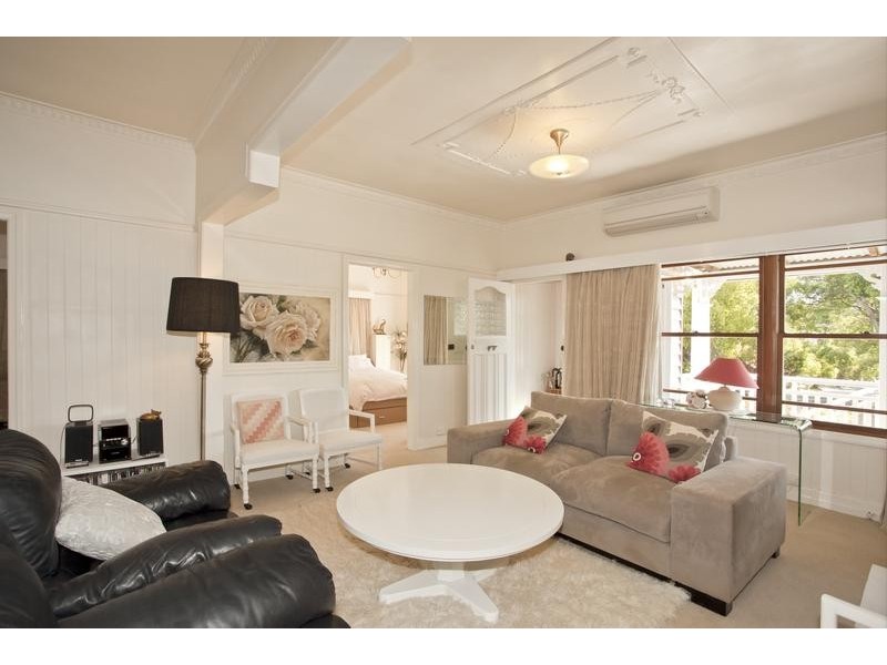 112 Stuart Street, Mount Lofty QLD 4350