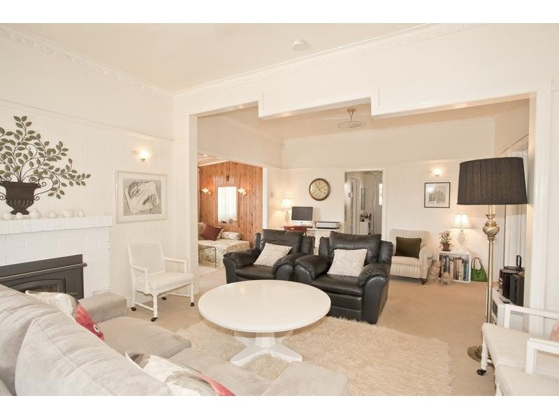 112 Stuart Street, Mount Lofty QLD 4350