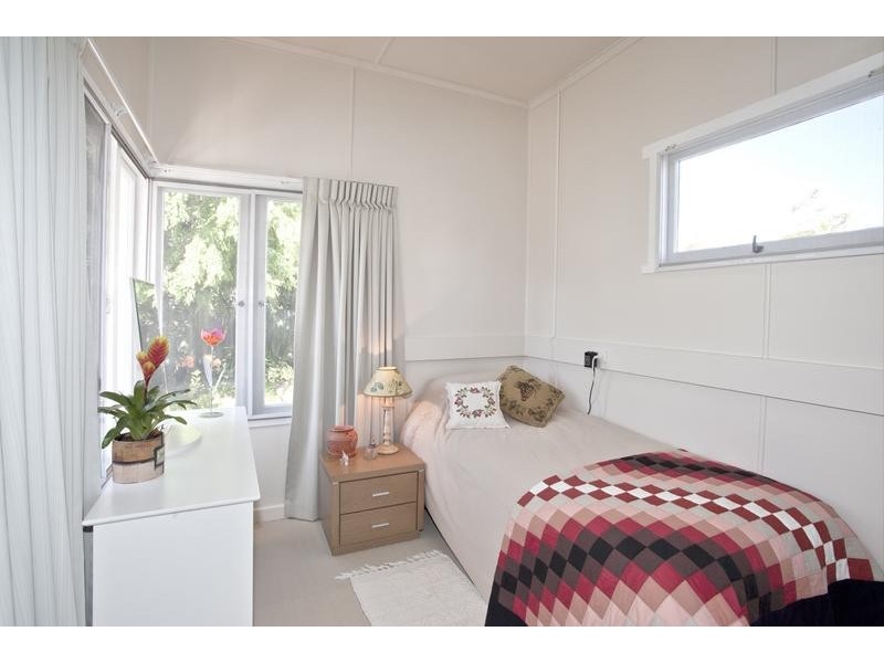 112 Stuart Street, Mount Lofty QLD 4350