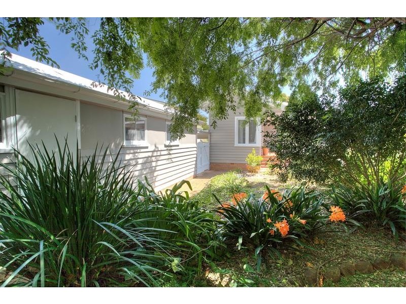 112 Stuart Street, Mount Lofty QLD 4350