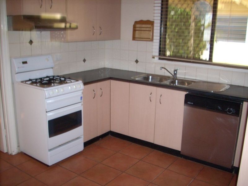 31 Geoffrey Street, Mount Lofty QLD 4350