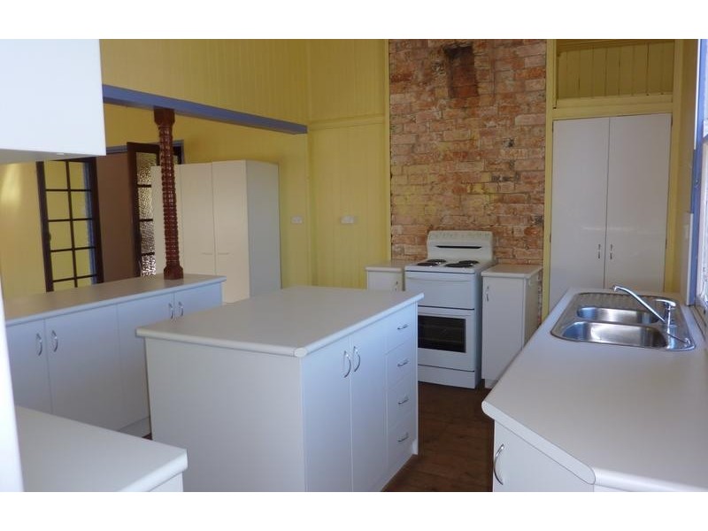 5 Buckland Street, Harristown QLD 4350