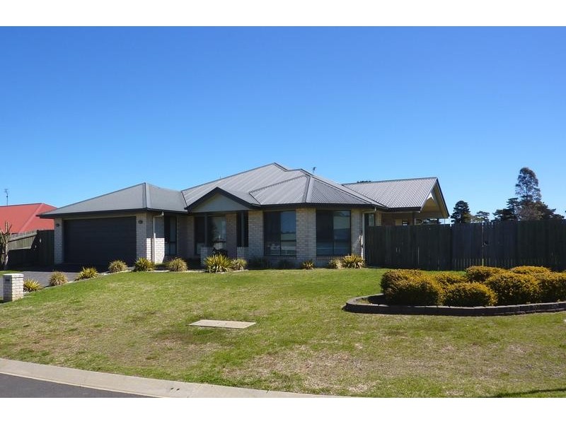 13 Nash Drive, Glenvale QLD 4350