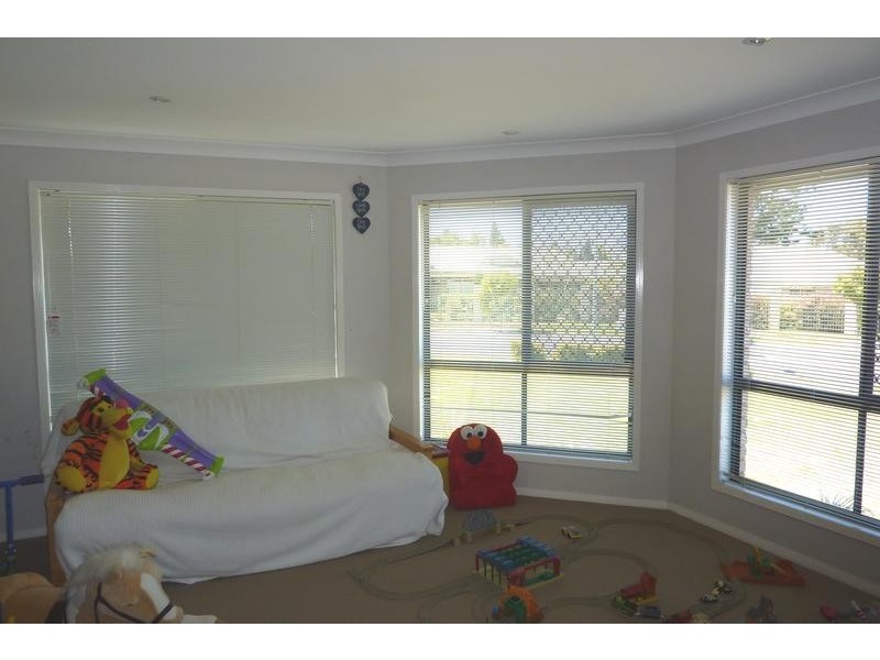 13 Nash Drive, Glenvale QLD 4350