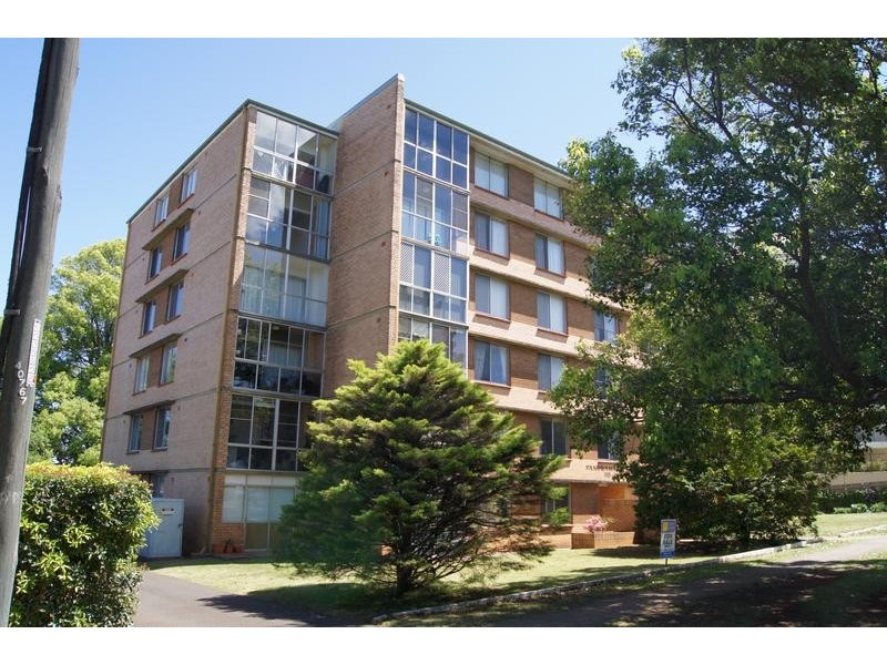 2/33 Tourist Road, East Toowoomba QLD 4350