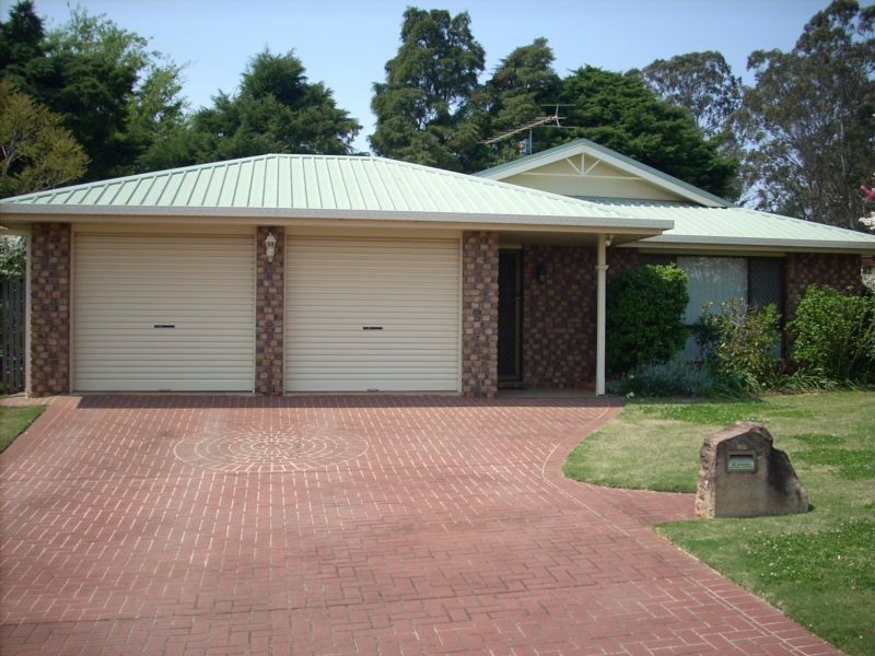 11 Bouganvillea Drive, Middle Ridge QLD 4350