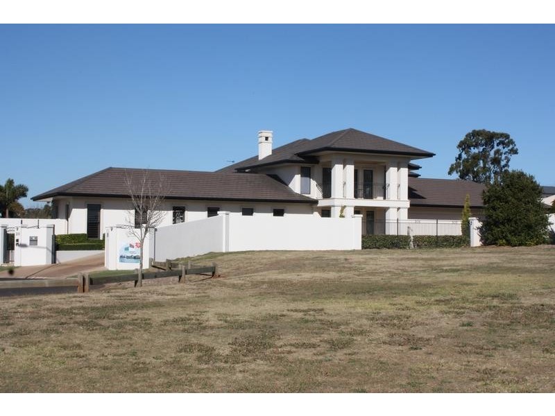20 Caithness Court, Middle Ridge QLD 4350