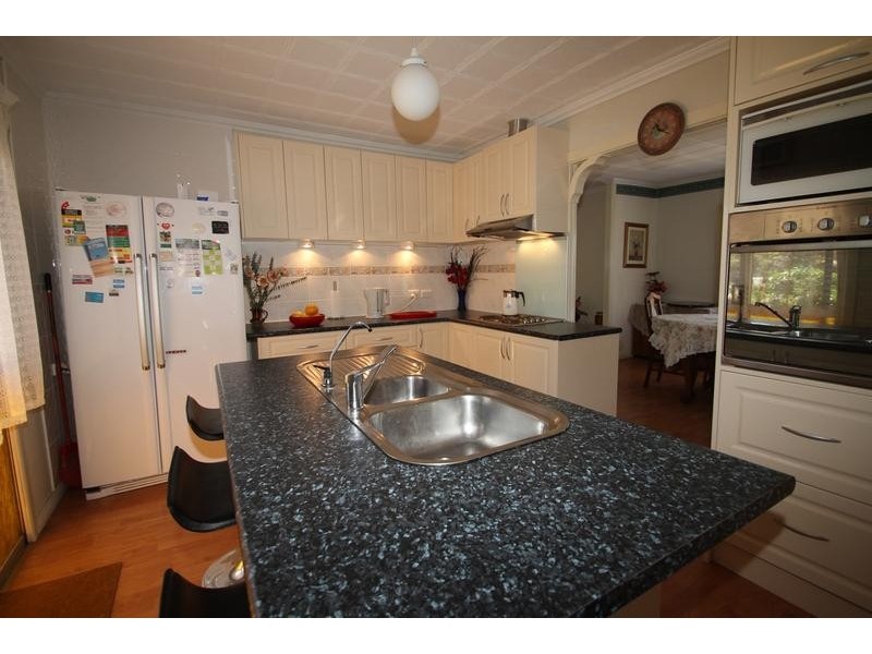 12584 New England Highway, Top Camp QLD 4350