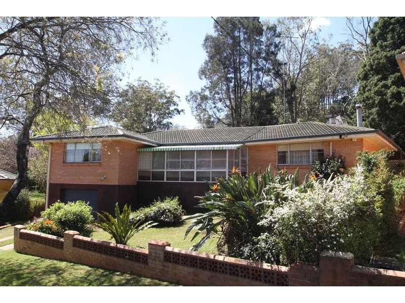 1 Beck Street, Mount Lofty QLD 4350