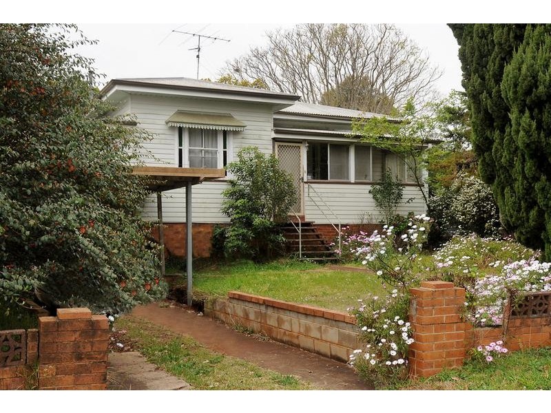 65 Crown Street, Rangeville QLD 4350