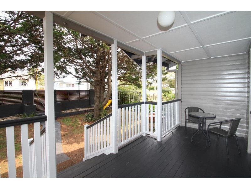 225 Campbell Street, Newtown QLD 4350