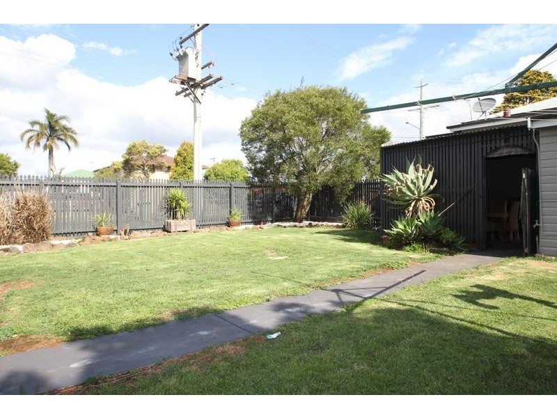 225 Campbell Street, Newtown QLD 4350