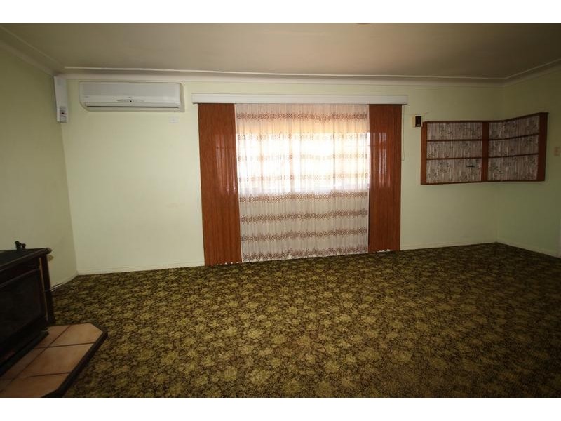 1 Beck Street, Mount Lofty QLD 4350