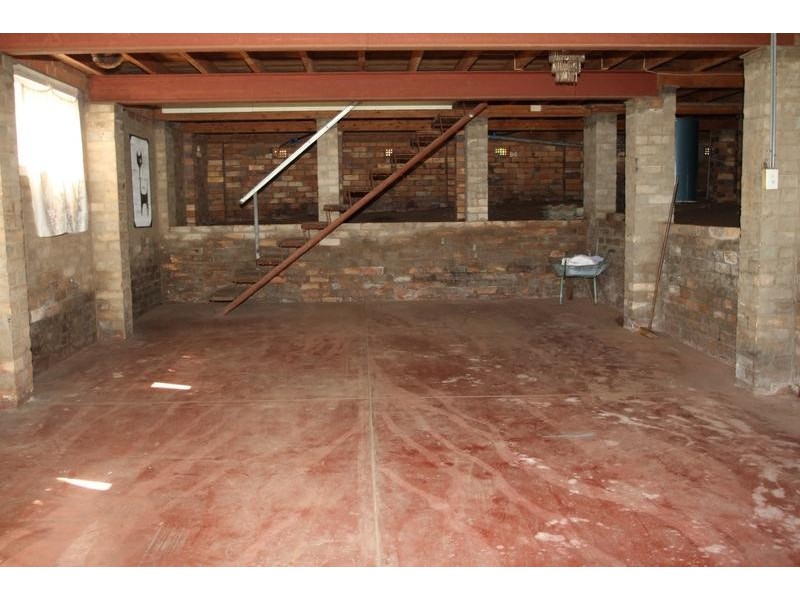 1 Beck Street, Mount Lofty QLD 4350