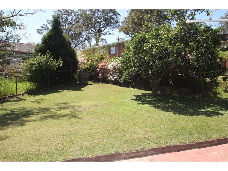 1 Beck Street, Mount Lofty QLD 4350