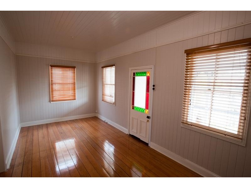 2 Northland Street, Newtown QLD 4350