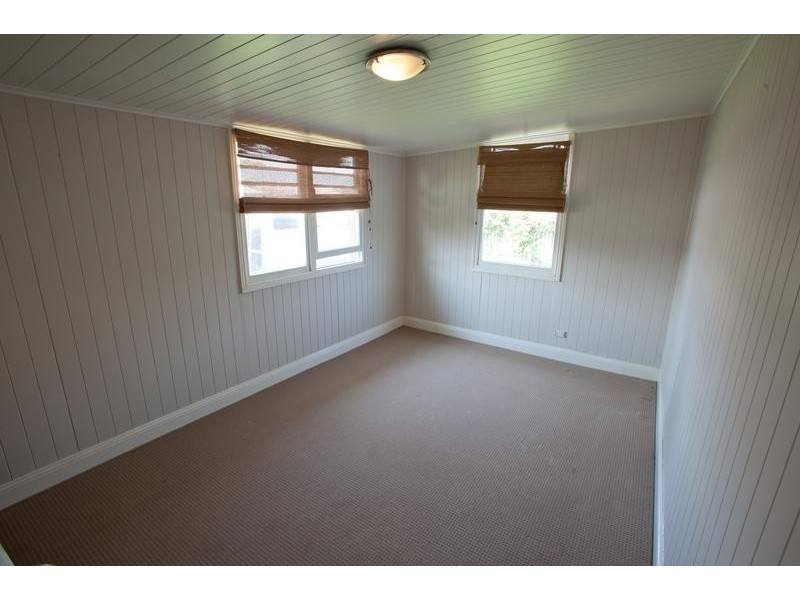 2 Northland Street, Newtown QLD 4350