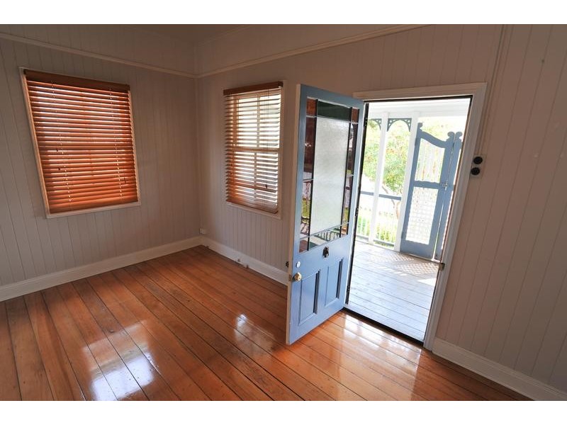 2 Northland Street, Newtown QLD 4350