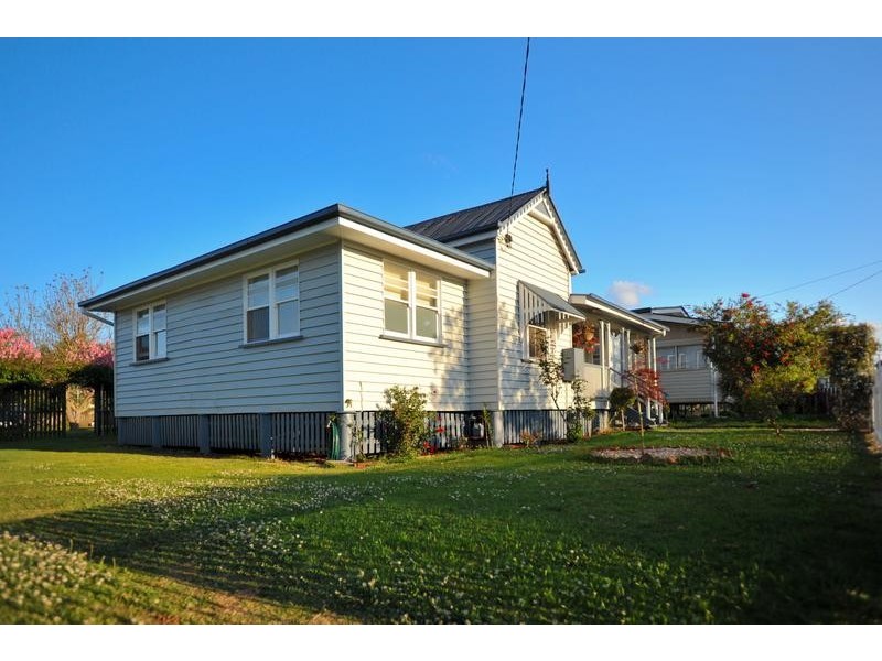 2 Northland Street, Newtown QLD 4350