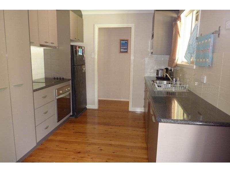 34 Debra Street, Centenary Heights QLD 4350
