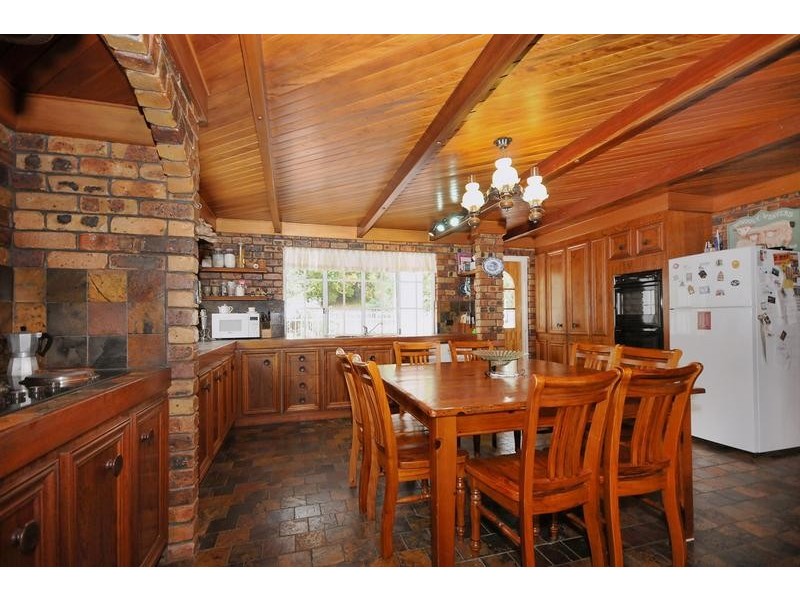 71 Walkers Spring Road, Preston QLD 4352