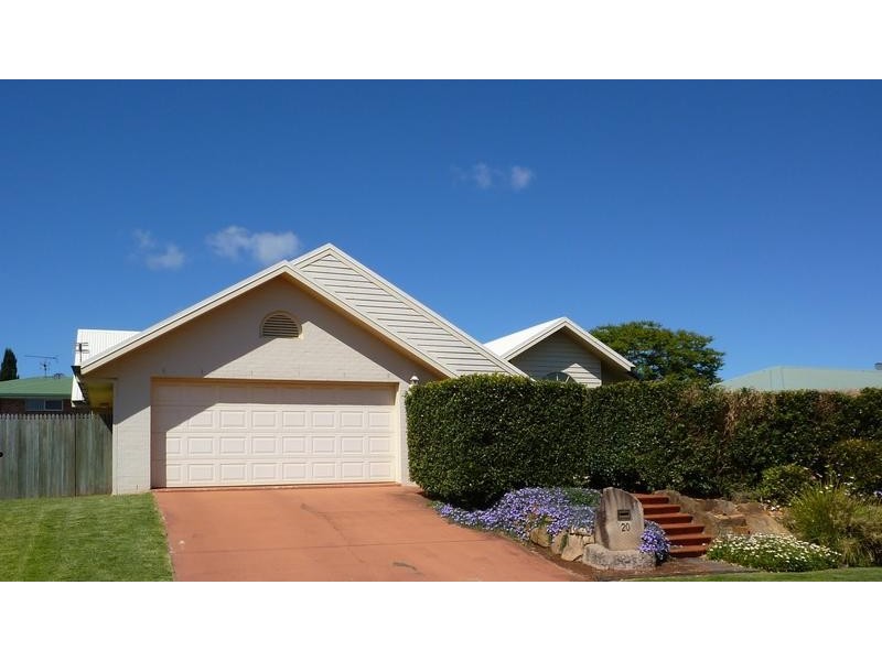 20 Bouganvillea Drive, Middle Ridge QLD 4350