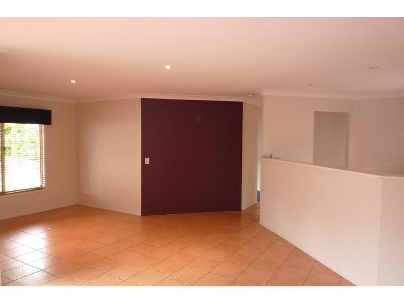 20 Bouganvillea Drive, Middle Ridge QLD 4350