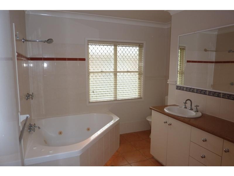 20 Bouganvillea Drive, Middle Ridge QLD 4350