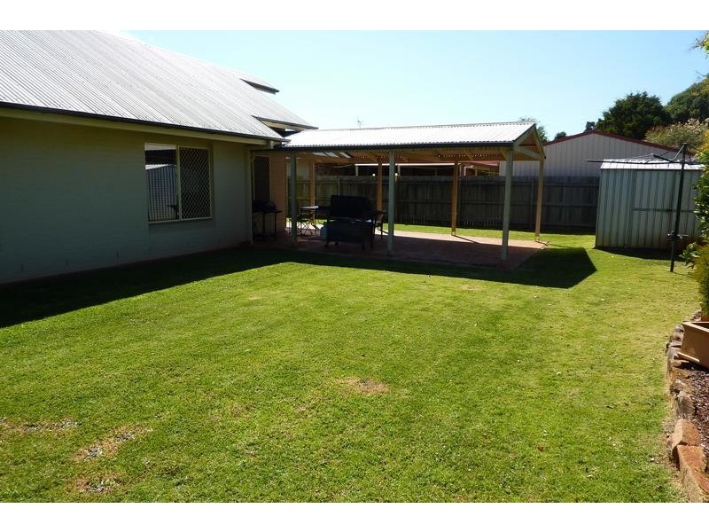 20 Bouganvillea Drive, Middle Ridge QLD 4350