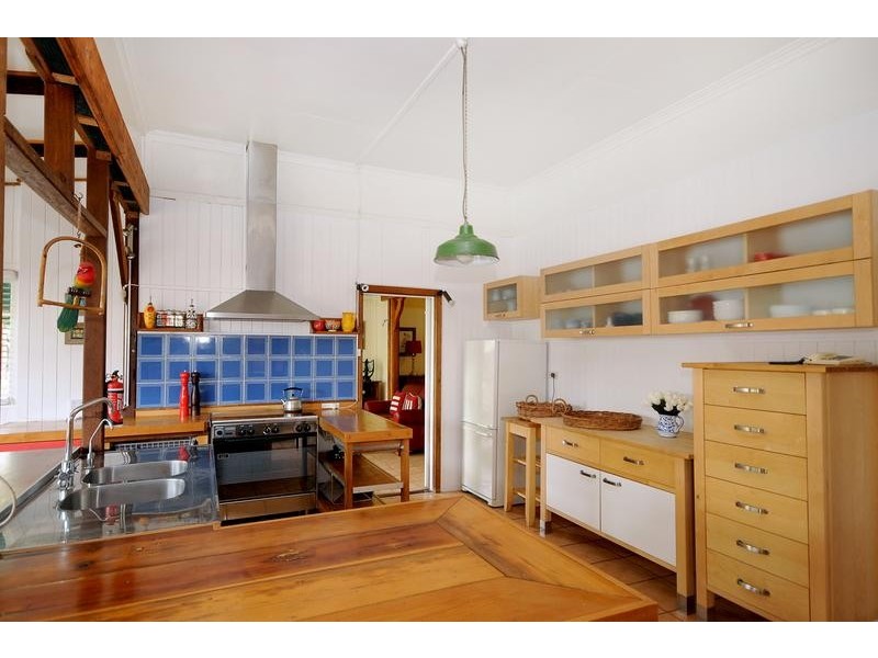 19 Bridge Street, Mount Lofty QLD 4350